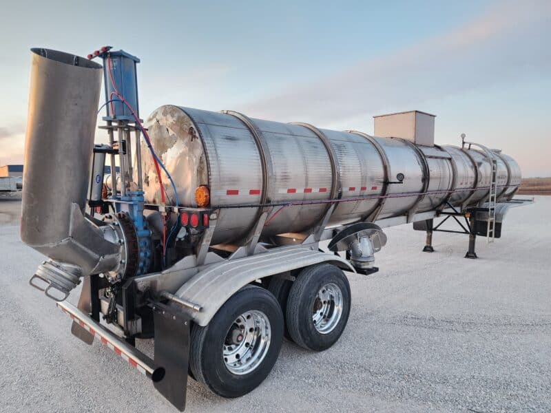 U-4746 1996 West-Mark 6700 Gallon Stainless Steel Semi Tanker