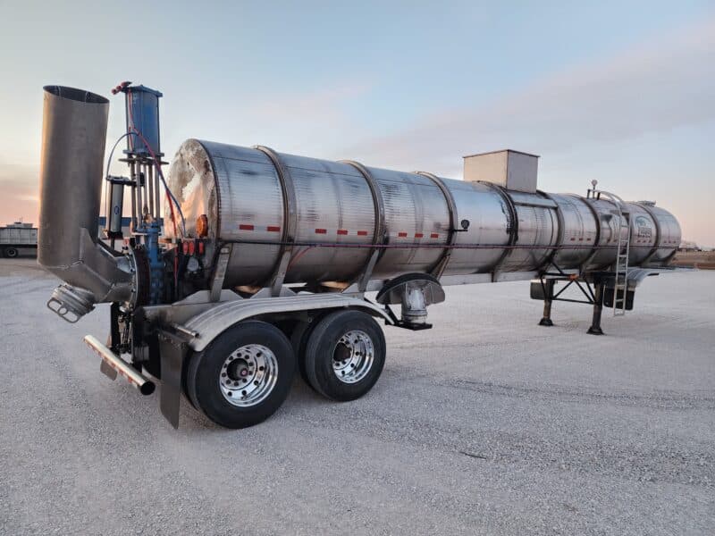 U-4746 1996 West-Mark 6700 Gallon Stainless Steel Semi Tanker