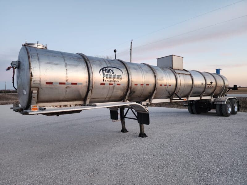 U-4746 1996 West-Mark 6700 Gallon Stainless Steel Semi Tanker