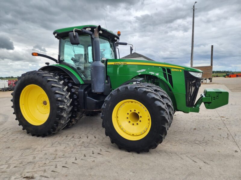 2013 JOHN DEERE 8360R, 360HP, MFWD, 9570 Hours, Pre Def, Front & Rear Duals