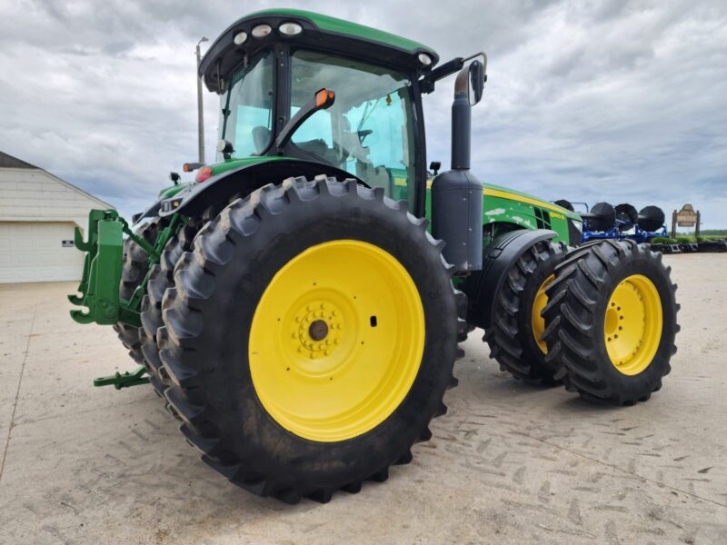 2013 JOHN DEERE 8360R, 360HP, MFWD, 9570 Hours, Pre Def, Front & Rear Duals