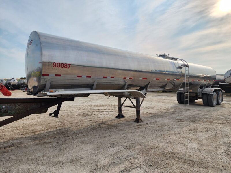 U-4755 1989 West-Mark 6700 Gallon Stainless Steel Semi Tanker