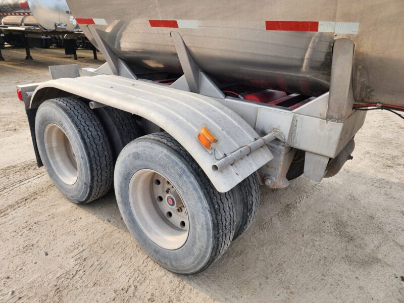 U-4755 1989 West-Mark 6700 Gallon Stainless Steel Semi Tanker