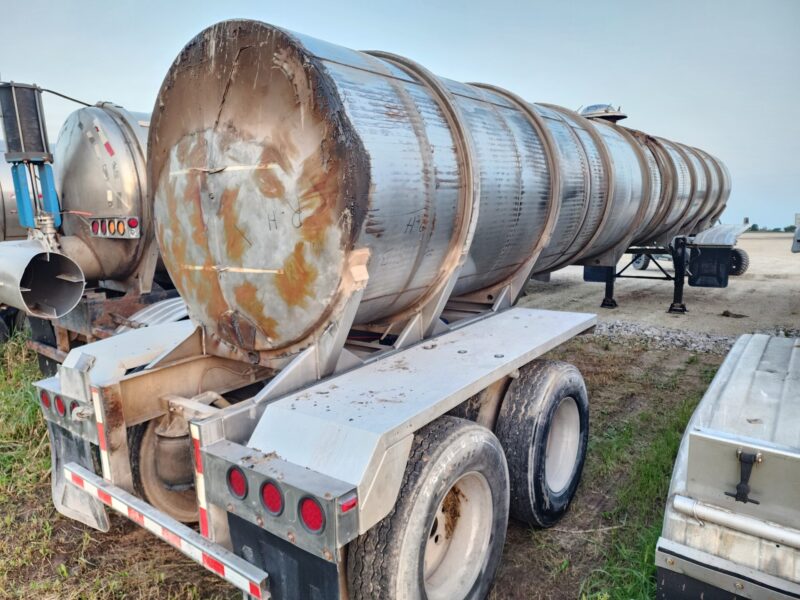 U-4753 1991 West-Mark 6700 Gallon Stainless Steel Semi Tanker