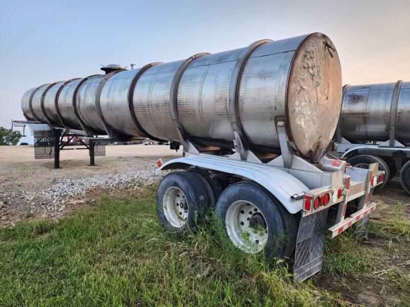 U-4754 1996 West-Mark 6700 Gallon Stainless Steel Semi Tanker