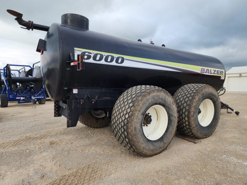 #22 Balzer 6000 Gallon Tandem Round Tanker w. Rear Steerable Axle