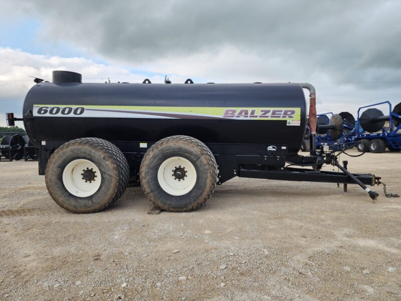 #22 Balzer 6000 Gallon Tandem Round Tanker w. Rear Steerable Axle