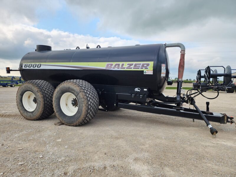 #22 Balzer 6000 Gallon Tandem Round Tanker w. Rear Steerable Axle