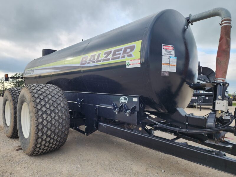 #22 Balzer 6000 Gallon Tandem Round Tanker w. Rear Steerable Axle