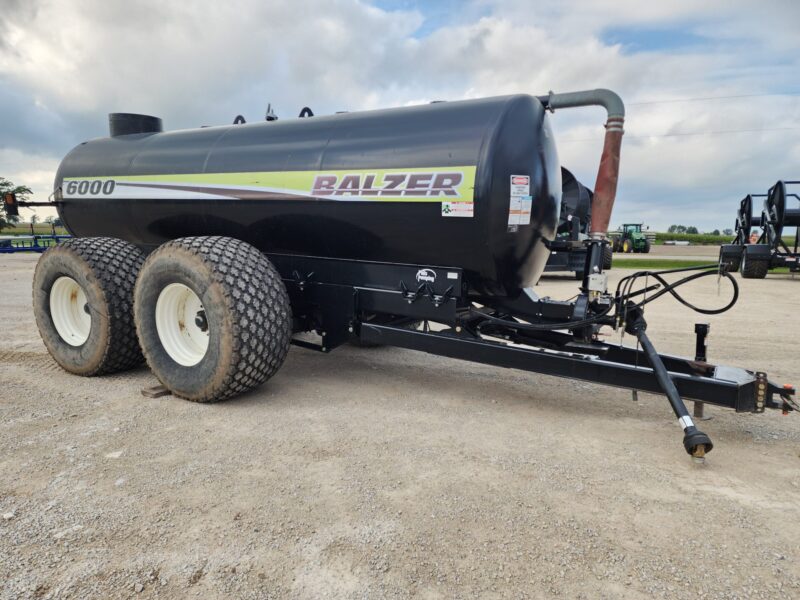 #22 Balzer 6000 Gallon Tandem Round Tanker w. Rear Steerable Axle