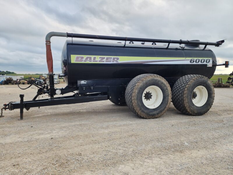 #22 Balzer 6000 Gallon Tandem Round Tanker w. Rear Steerable Axle