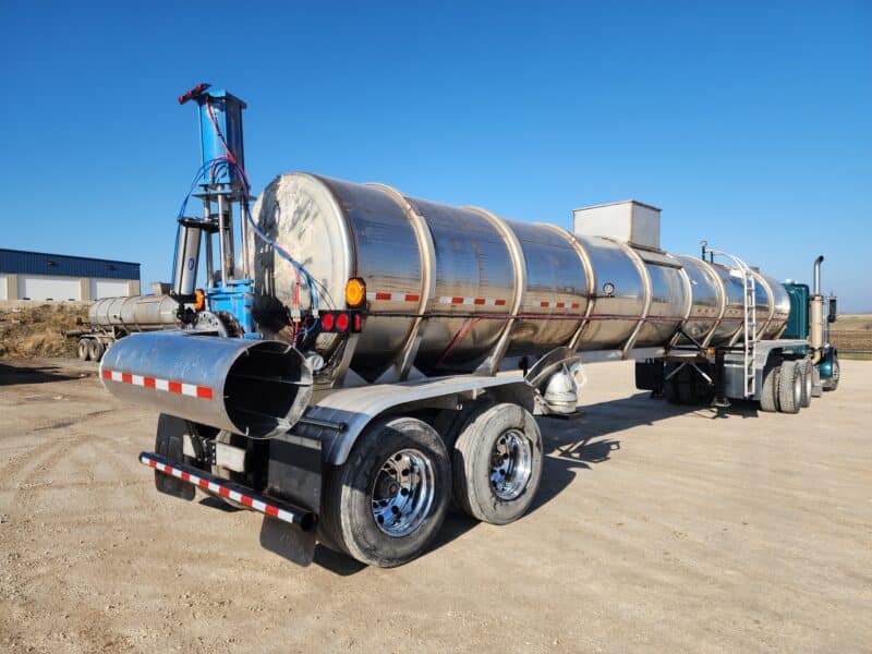 U-4752 1998 West-Mark 6700 Gallon Stainless Steel Semi Tanker