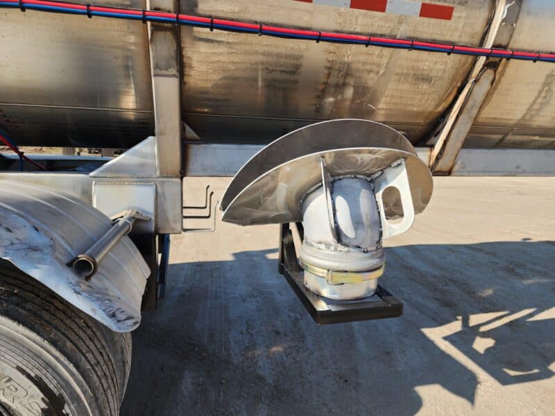 U-4752 1998 West-Mark 6700 Gallon Stainless Steel Semi Tanker