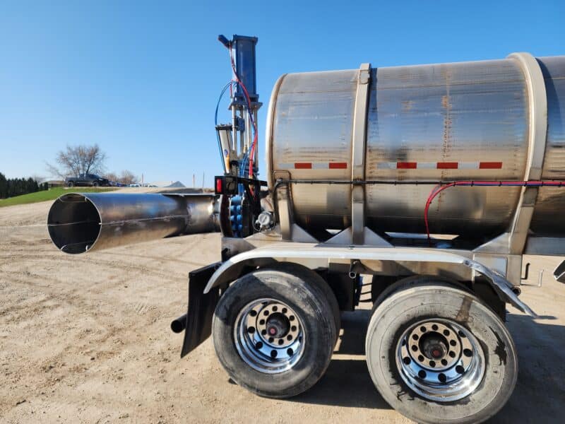 U-4752 1998 West-Mark 6700 Gallon Stainless Steel Semi Tanker