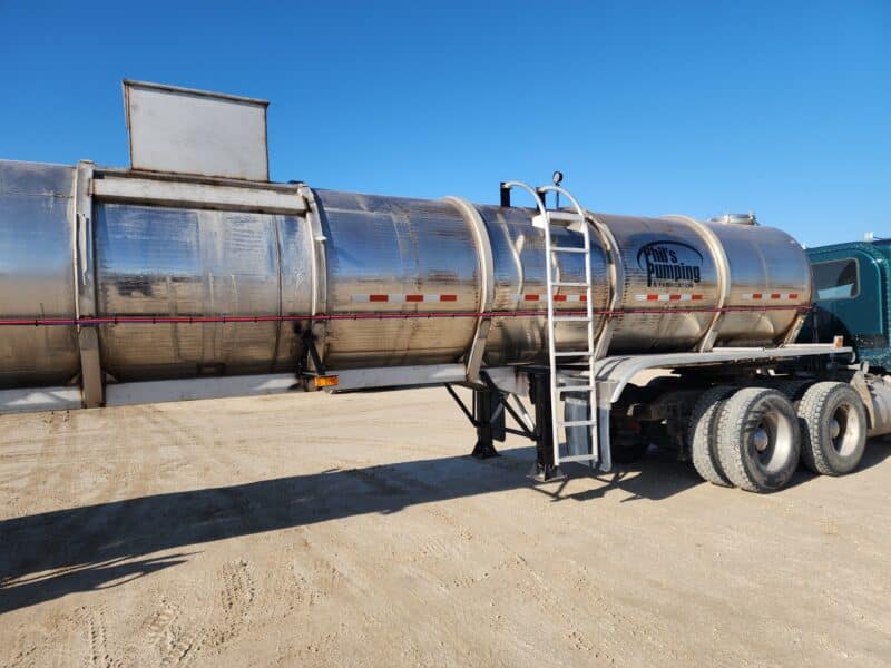 U-4752 1998 West-Mark 6700 Gallon Stainless Steel Semi Tanker