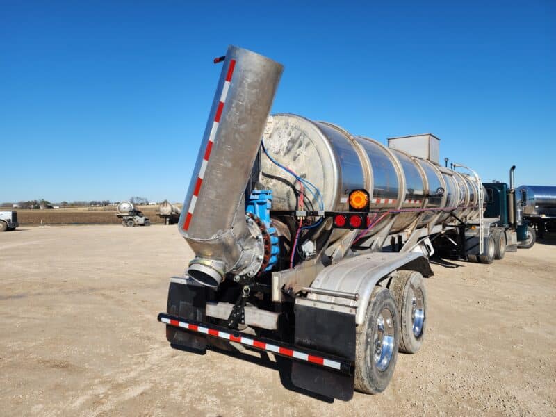 U-4752 1998 West-Mark 6700 Gallon Stainless Steel Semi Tanker