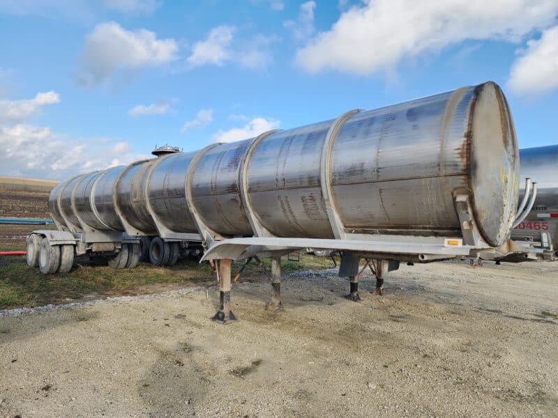 U-4755 1989 West-Mark 6700 Gallon Stainless Steel Semi Tanker