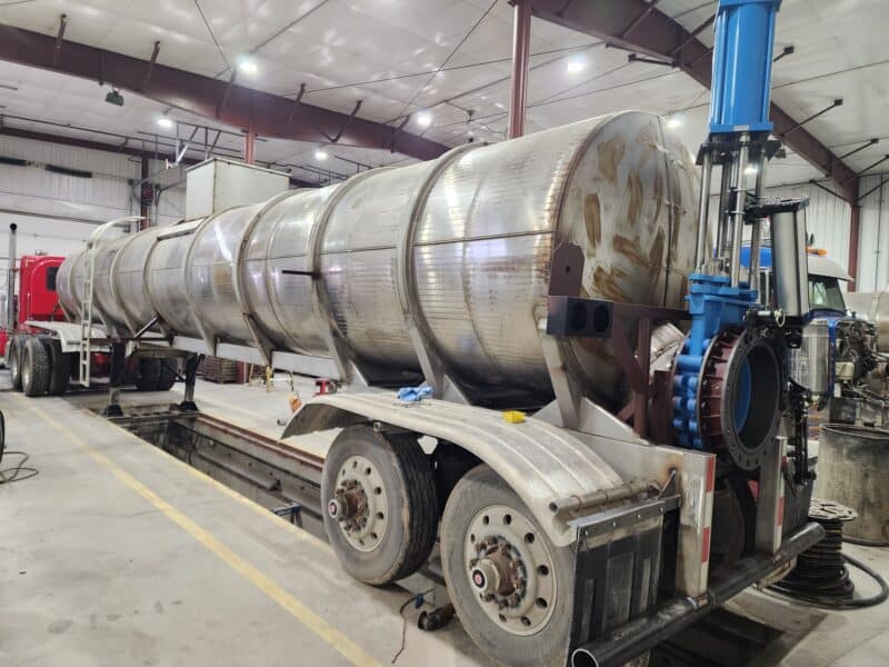 U-4755 1989 West-Mark 6700 Gallon Stainless Steel Semi Tanker