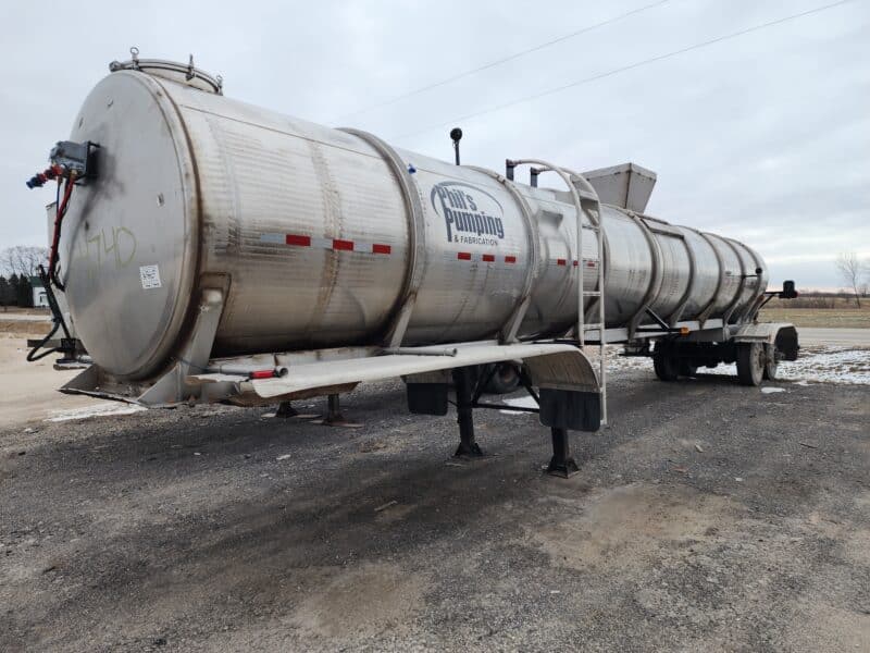 U-4740 2001 West-Mark 6700 Gallon Stainless Steel Semi Tanker