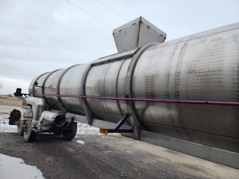 U-4740 2001 West-Mark 6700 Gallon Stainless Steel Semi Tanker