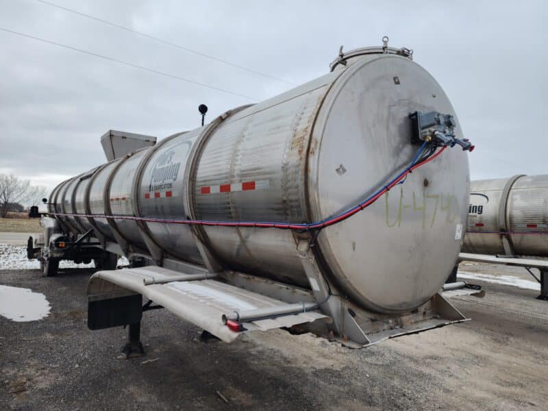 U-4740 2001 West-Mark 6700 Gallon Stainless Steel Semi Tanker