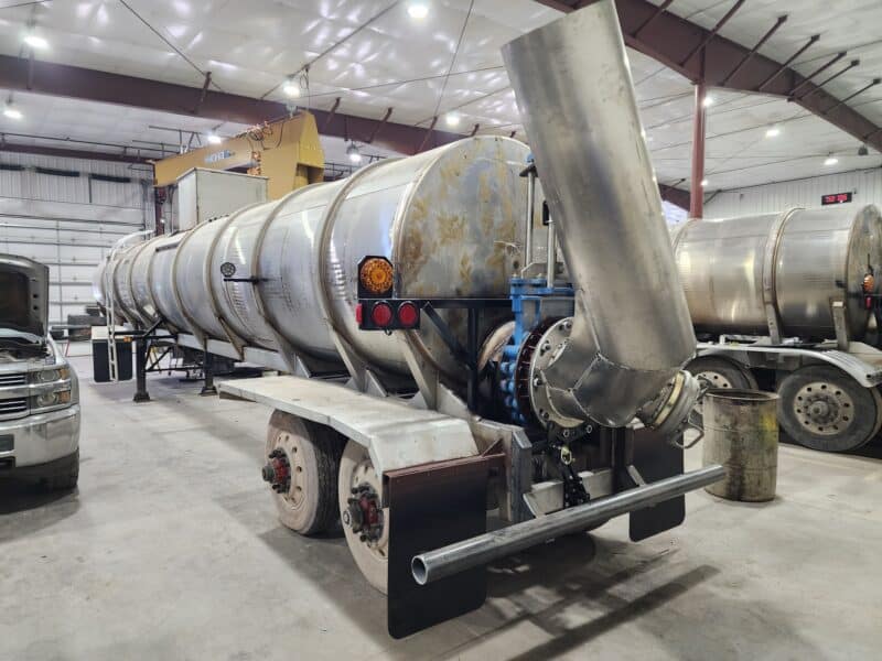 U-4753 1991 West-Mark 6700 Gallon Stainless Steel Semi Tanker