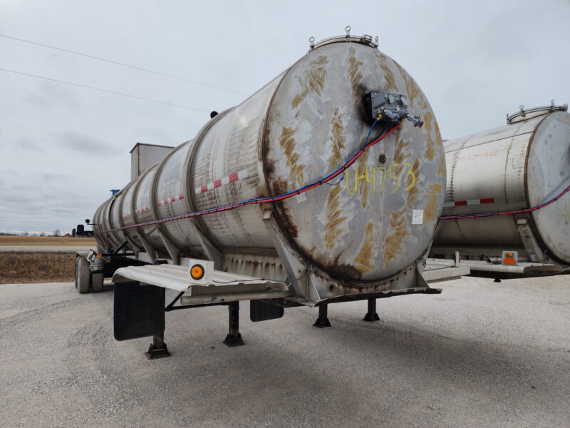 U-4753 1991 West-Mark 6700 Gallon Stainless Steel Semi Tanker