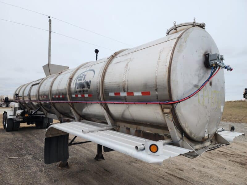 U-4756 1997 West-Mark 6700 Gallon Stainless Steel Semi Tanker