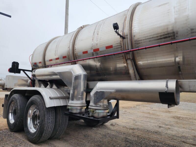 U-4756 1997 West-Mark 6700 Gallon Stainless Steel Semi Tanker