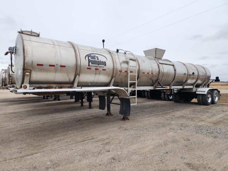 U-4756 1997 West-Mark 6700 Gallon Stainless Steel Semi Tanker