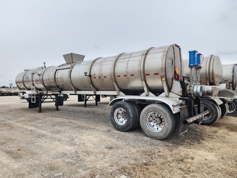 U-4756 1997 West-Mark 6700 Gallon Stainless Steel Semi Tanker