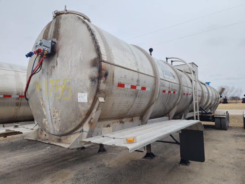 U-4755 1989 West-Mark 6700 Gallon Stainless Steel Semi Tanker