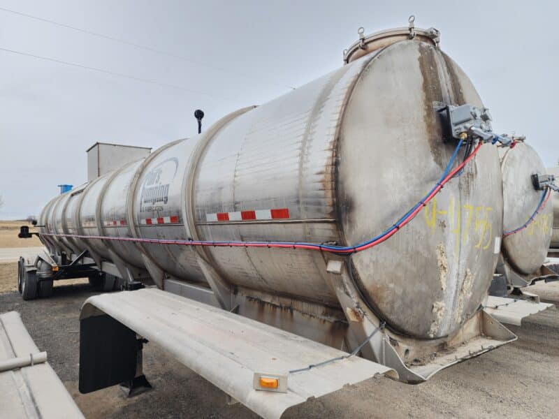 U-4755 1989 West-Mark 6700 Gallon Stainless Steel Semi Tanker