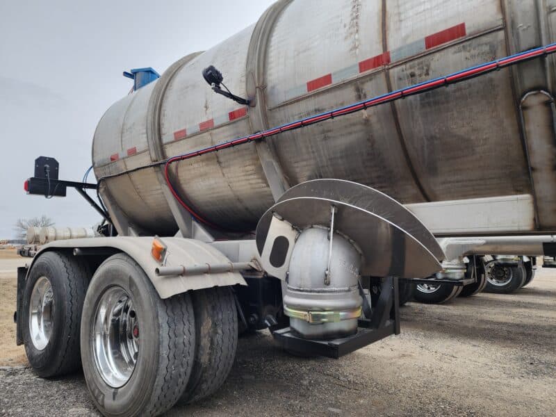 U-4755 1989 West-Mark 6700 Gallon Stainless Steel Semi Tanker