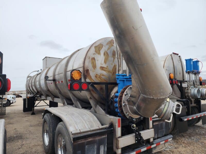 U-4755 1989 West-Mark 6700 Gallon Stainless Steel Semi Tanker