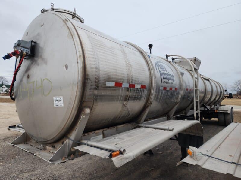 U-4740 2001 West-Mark 6700 Gallon Stainless Steel Semi Tanker