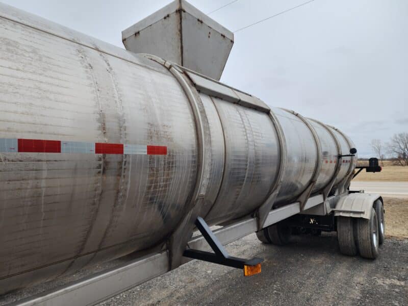 U-4740 2001 West-Mark 6700 Gallon Stainless Steel Semi Tanker