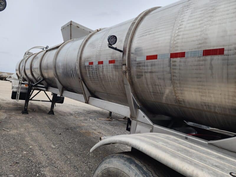 U-4740 2001 West-Mark 6700 Gallon Stainless Steel Semi Tanker