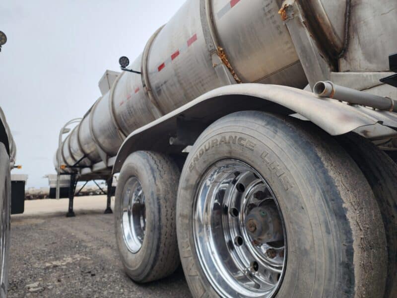 U-4740 2001 West-Mark 6700 Gallon Stainless Steel Semi Tanker