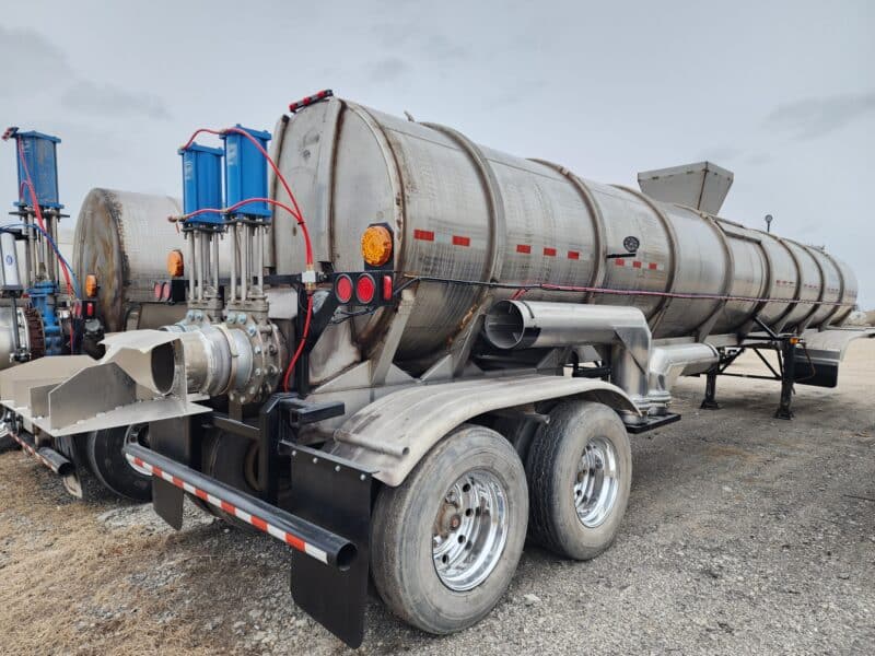 U-4740 2001 West-Mark 6700 Gallon Stainless Steel Semi Tanker