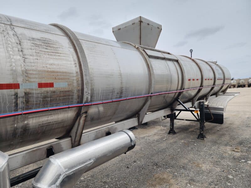 U-4740 2001 West-Mark 6700 Gallon Stainless Steel Semi Tanker