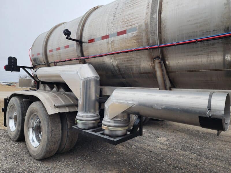 U-4740 2001 West-Mark 6700 Gallon Stainless Steel Semi Tanker