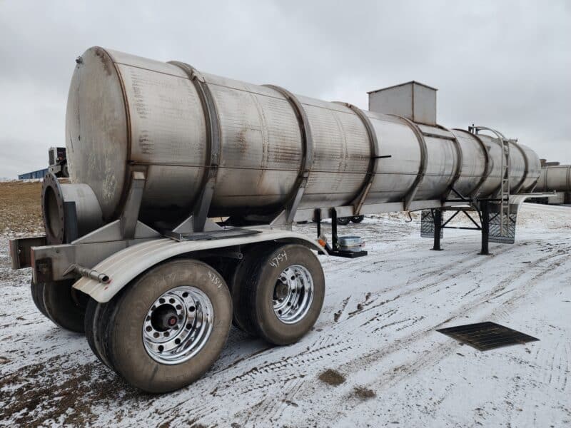 U-4754 1996 West-Mark 6700 Gallon Stainless Steel Semi Tanker