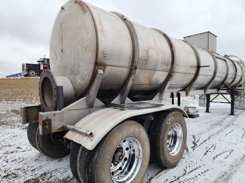 U-4754 1996 West-Mark 6700 Gallon Stainless Steel Semi Tanker