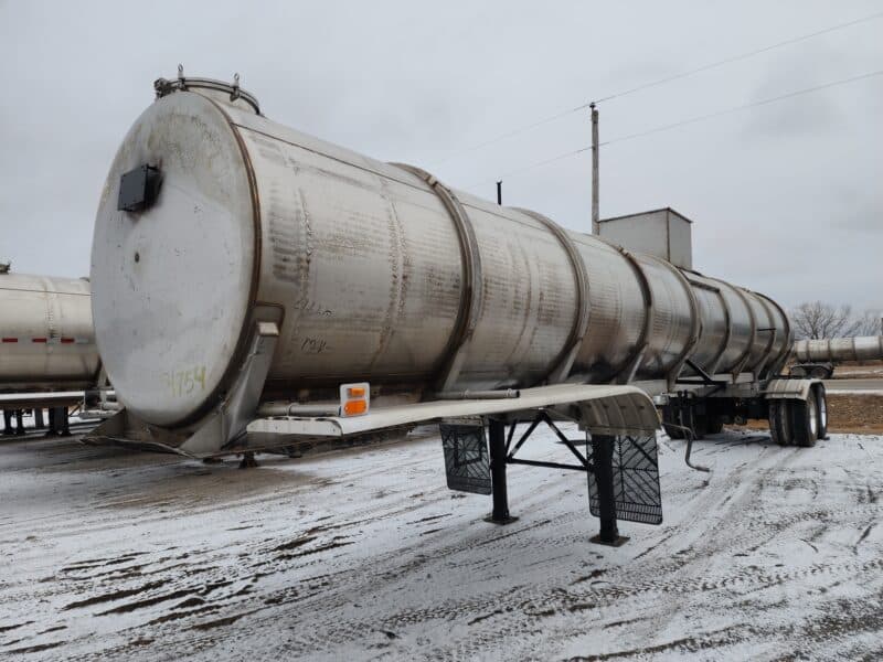 U-4754 1996 West-Mark 6700 Gallon Stainless Steel Semi Tanker