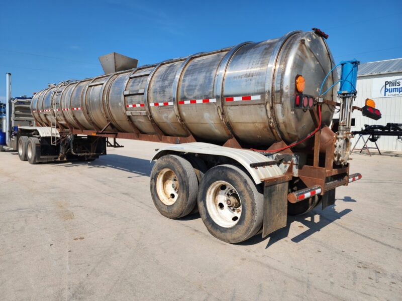 U-4757 1984 Bar-Bel 6500 Gallon Stainless Steel Semi Tanker