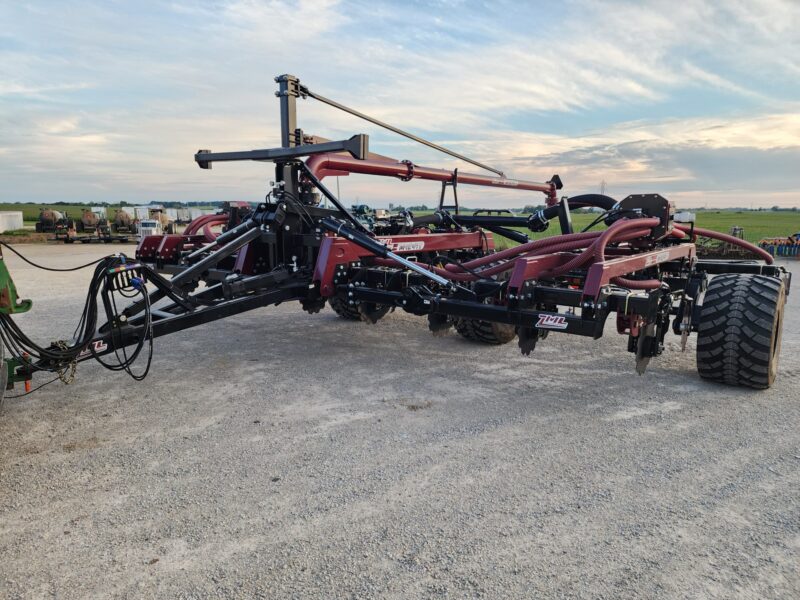 NEW 34′ Pull-type ZML Toolbar w. 17 Red Viper Gen 4 Row Units