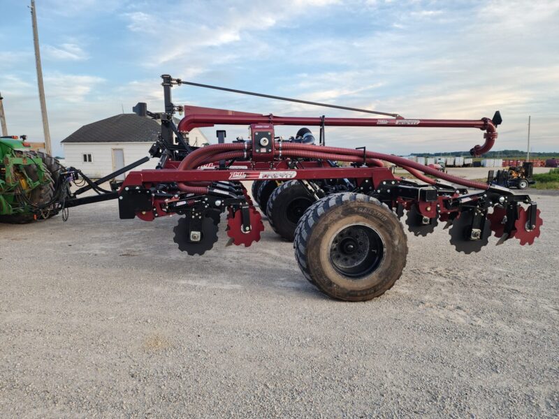 NEW 34′ Pull-type ZML Toolbar w. 17 Red Viper Gen 4 Row Units