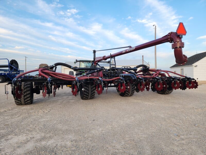 NEW 34′ Pull-type ZML Toolbar w. 17 Red Viper Gen 4 Row Units