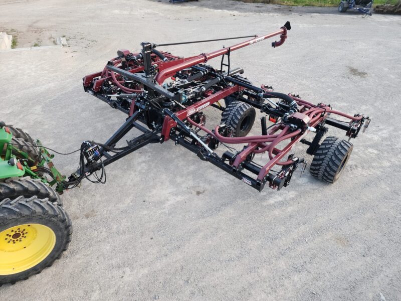 NEW 34′ Pull-type ZML Toolbar w. 17 Red Viper Gen 4 Row Units